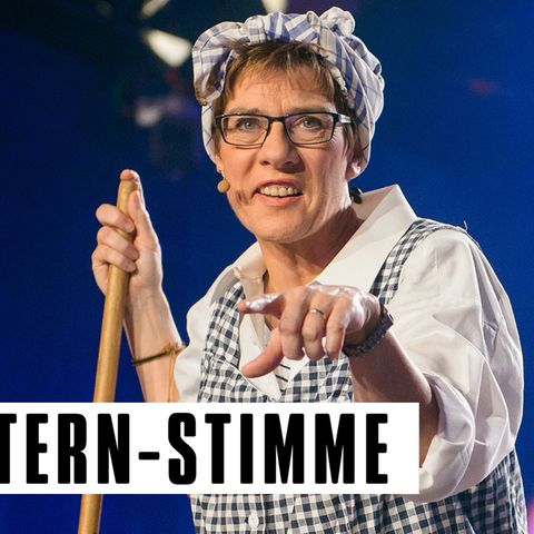 Annegret Kramp-Karrenbauer im Karnevalskostüm