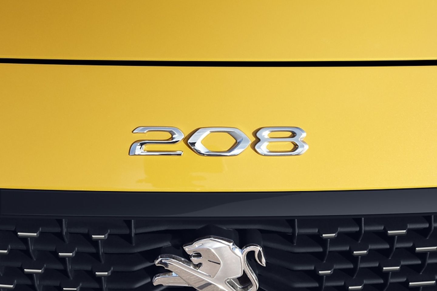 Peugeot 208 - scheinbar stolz auf seinen Namen