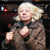 Rita, die Tänzerin: "Was soll ich zu Hause? Da rede ich nur mit mir selbst. Hey, hey, ho, ho. Das Leben ist schön! Ich bin die beste Tänzerin des Elbschlosskellers, kannste alle fragen"