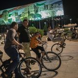 Nachdem Assads Truppen Aleppo erobert haben, kehrt das normale Leben zurück auf die Plätze im Zentrum der Stadt