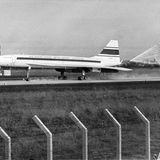 Am Nachmittag des 2. März 1969 landet die Concorde 001 nach ihrem erfolgreichen Erstflug mit aufgespanntem Bremsfallschirm am Flughafen Toulouse-Blagnac