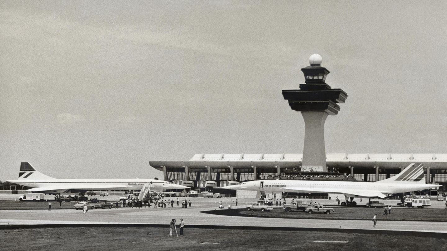 Ebenfalls 1970 wird der Dulles Airport bei Washington DC in die Flugpläne der beiden Fluggesellschaften aufgenommen. Die Linienflüge zum Wunschziel JFK-Airport folgen erst ein Jahr später. Erst nach langen Verhandlungen erteilt die Stadt ihre Genehmigung. Andere Staaten verweigern der Concorde den Überflug