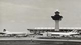 Ebenfalls 1970 wurde der Dulles Airport bei Washington DC in die Flugpläne der beiden Fluggesellschaften aufgenommen. Die Linienflüge zum Wunschziel JFK-Airport folgten erst ein Jahr später. Erst nach langen Verhandlungen erteilte die Stadt ihre Genehmigung. Andere Staaten verweigern der Concorde den Überflug