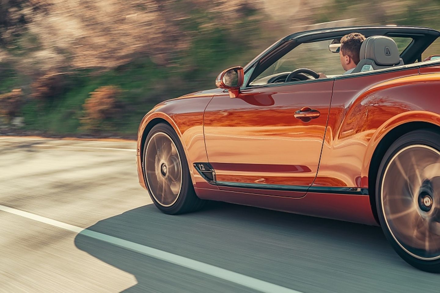 Das Bentley Continental GT Cabrio wiegt 2.414 Kilogramm