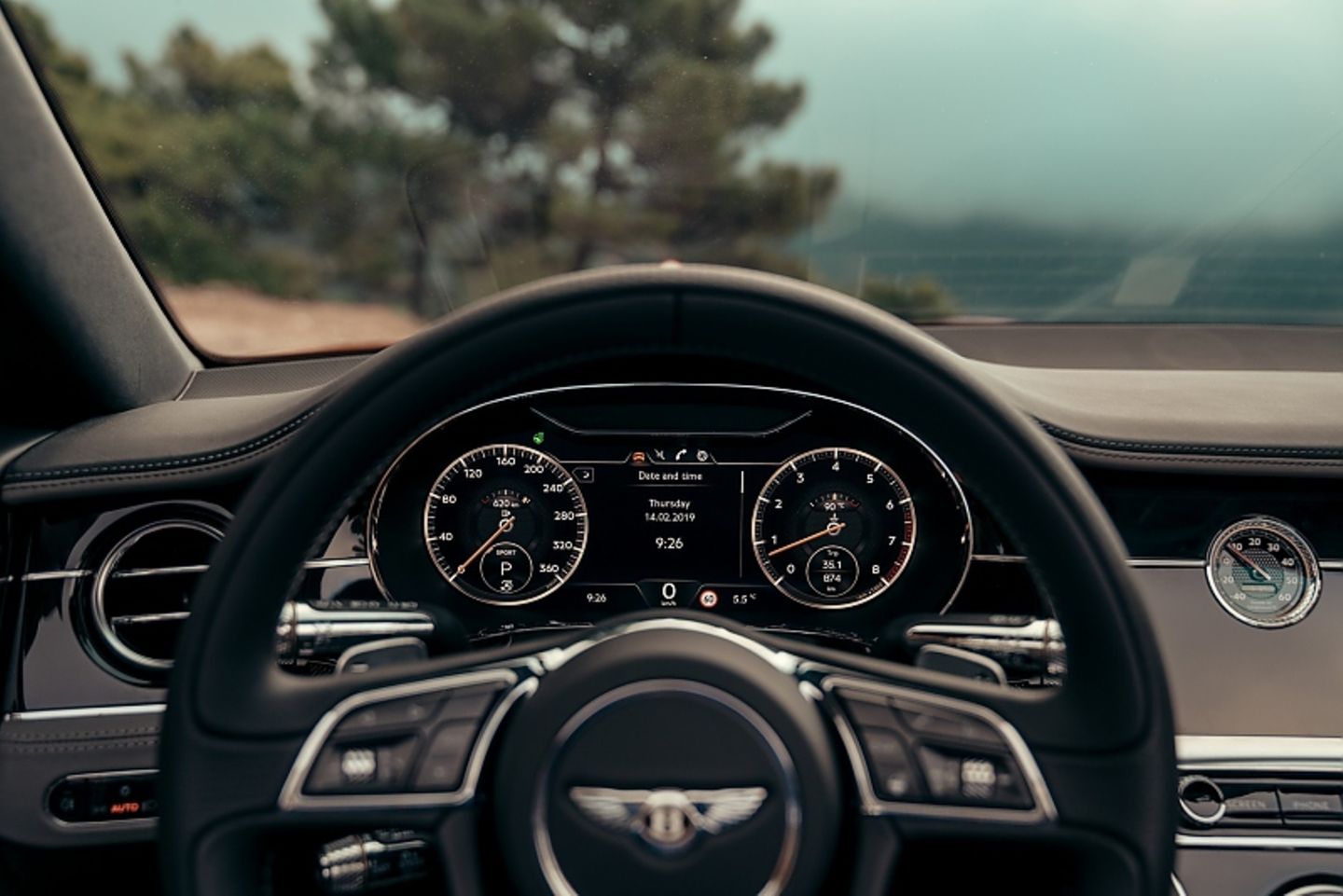 Alles im Blick: Schöne Instrumente im Cockpit