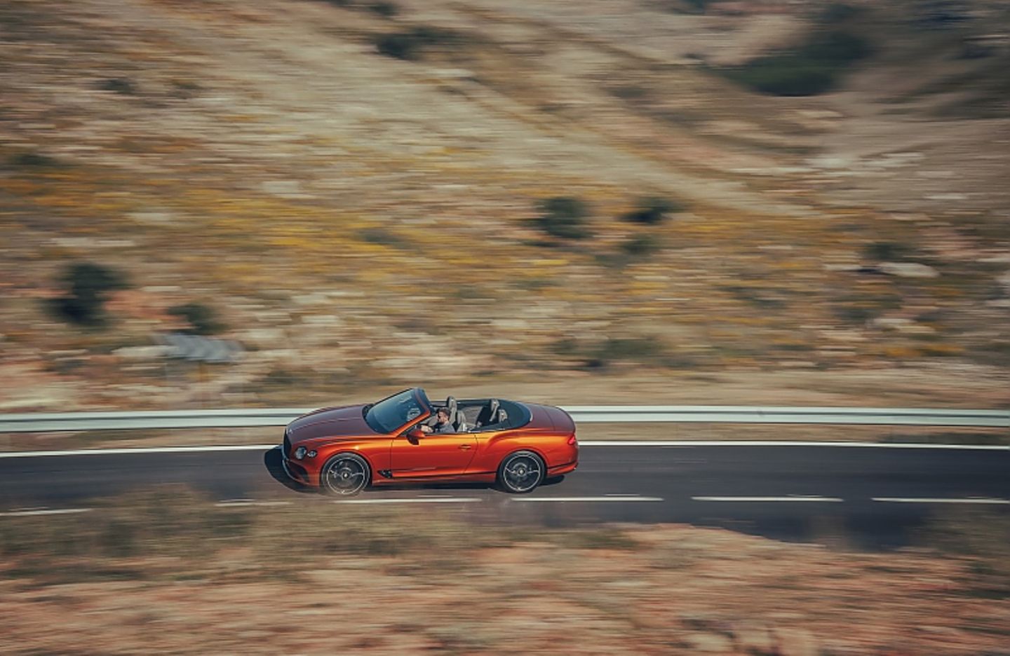Das Torque Vectoring wird mit Bremseingriffen realisiert