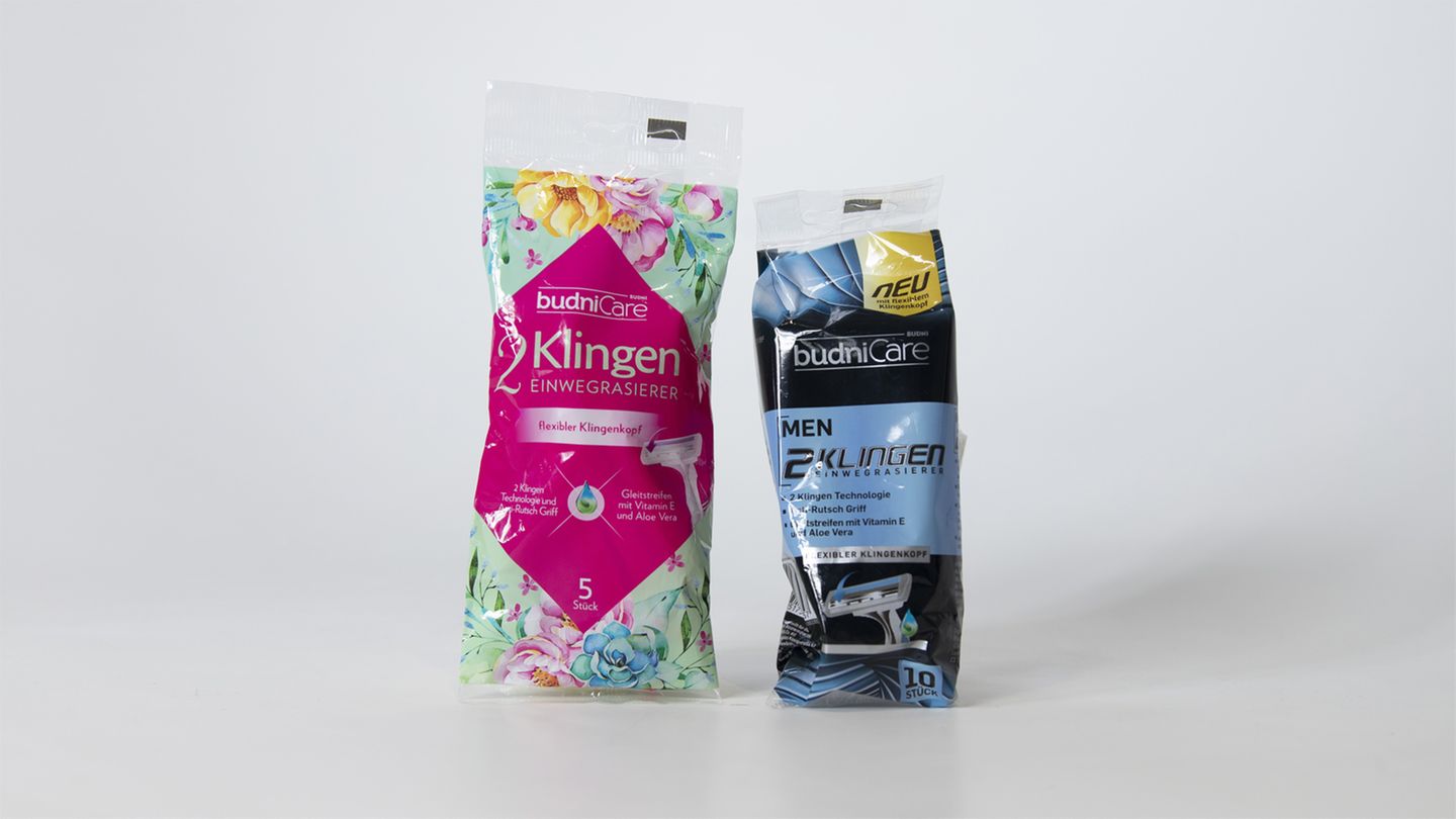 Budni 2-Klingen-Einwegrasierer vs.Budni Men 2-Klingen-Einwegrasierer  Die Produkte sind abgesehen von unterschiedlich farbigen Gleitstreifen identisch  Preisaufschlag für Frauen: 17 Prozent