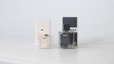 Mexx Eau de Toilette Forever Classic Never Boring for Her (links) vs. Mexx Eau de Toilette Forever Classic Never Boring for Him  Die Düfte unterscheiden sich, das Design der Verpackung ist sehr ähnlich, das Frauen-Flakon ist kleiner  Preisaufschlag für Frauen: 57 Prozent
