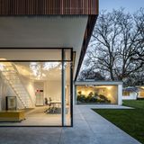 2. Preis: Haus Corneille in Köln  Ein Bungalow von 1959, der funktional und klug erweitert wurde, wie die Jury anerkennt: "Alt und Neu formen ein prägnantes Ensemble, die Formensprache der Moderne wird dabei aufgenommen und in die Zukunft weitergeführt."