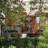 3. Preis: Maison Cubiste in Paris  Innovativer Entwurf dreier Wohnboxen in einem Pariser Hinterhof. "Dieses Haus zeigt beispielhaft, wie attraktiver Wohnungsbau auch auf ungünstigen Restflächen dicht bebauter Städte gelingen kann", urteilt die Jury.