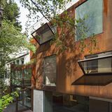 Zusätzlich verleiht die Jury dem Maison Cubiste den Sonderpreis für Außengestaltung: "Das Haus werte einen Hinterhof auf und formt ihn zum reizvollen privaten Außenbereich um."