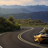 Kurvige Straßen sind die Heimat des McLaren 720S Spider