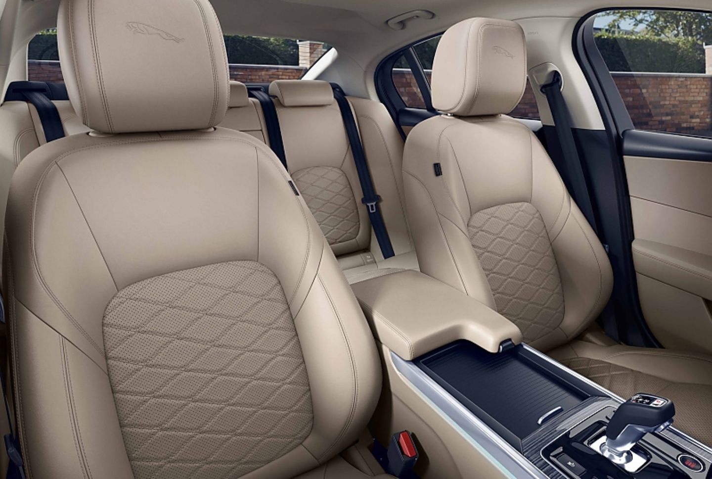 Jaguar XE 2020