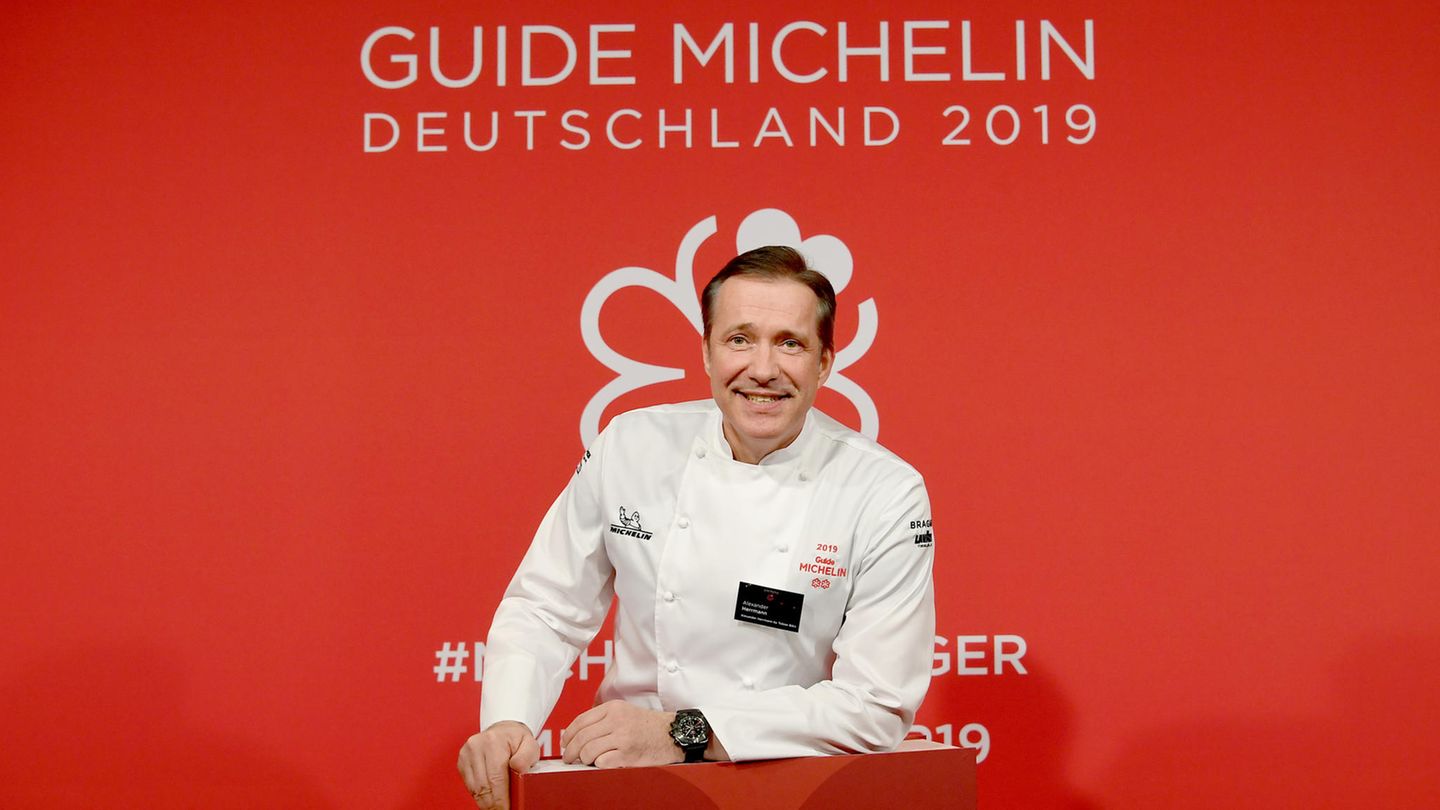 Alexander Herrmann Mit Zwei Michelin Sternen Ausgezeichnet Kann Der Tv Koch Wirklich Kochen Stern De