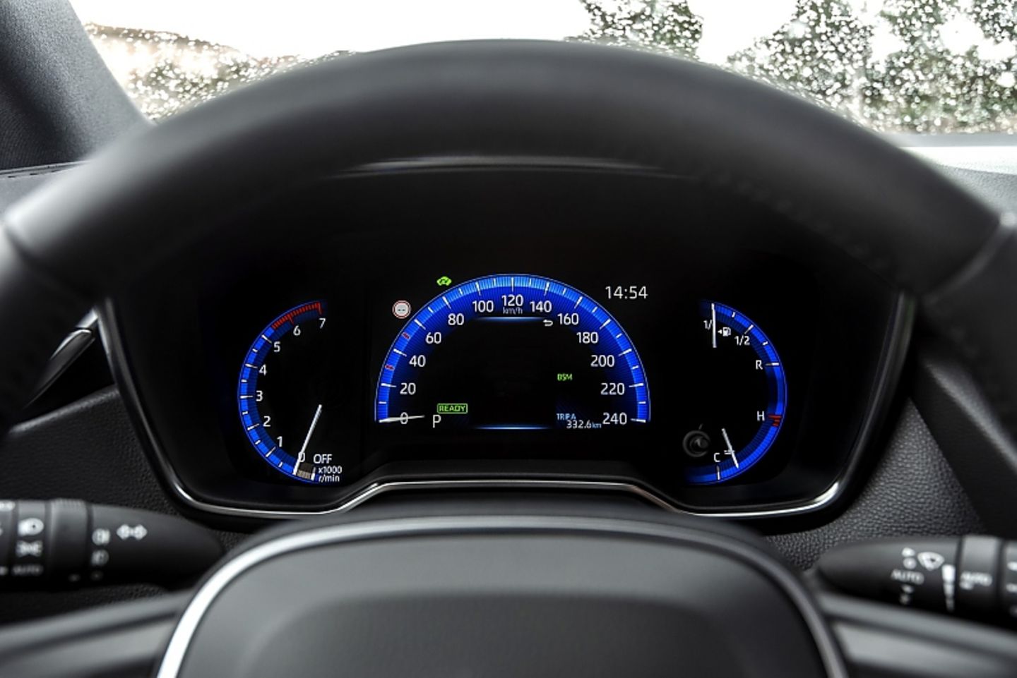 Toyota Corolla TS 1.8 Hybrid - analoge Instrumente