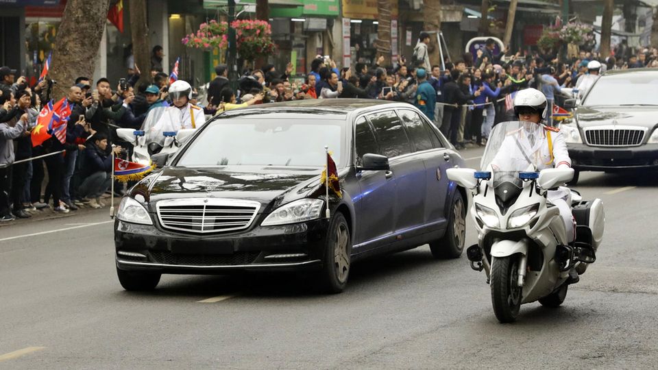 Mercedes S600 Pullman Guard Mercedes S600 Pullman Guard