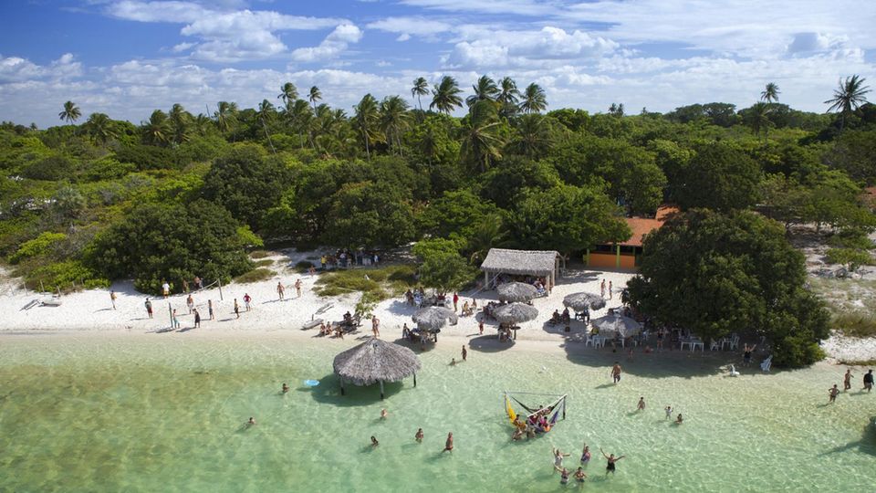 Brasilien ohne Armut und Gewalt: Jericoacoara ist umgeben von einem Nationalpark, das hat den Ort vor Bausünden bewahrt Jericoacoara ist umgeben von einem Nationalpark, das hat den Ort vor Bausünden bewahrt