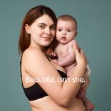 Man kann gar nicht aufhören, die stolze Mama Kesia und ihr Baby anzuschauen – so geht Schönheit.