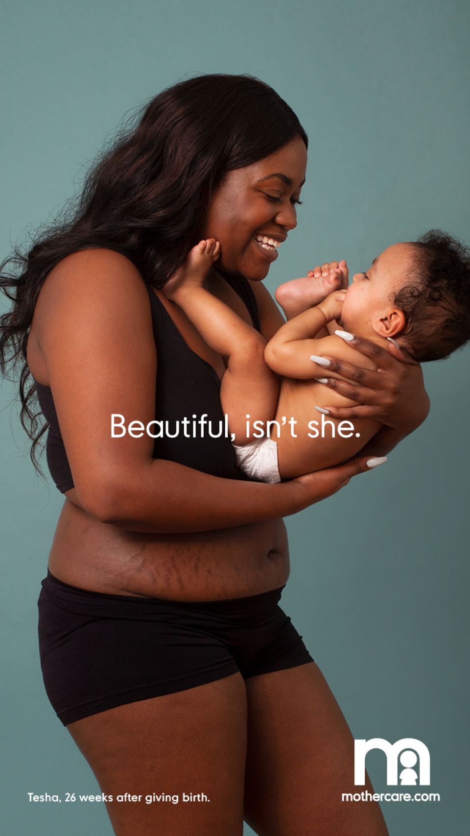 Wen stören die paar Dehnungsstreifen? Mama Tesha präsentiert überglücklich ihr Baby – und ihren Körper.