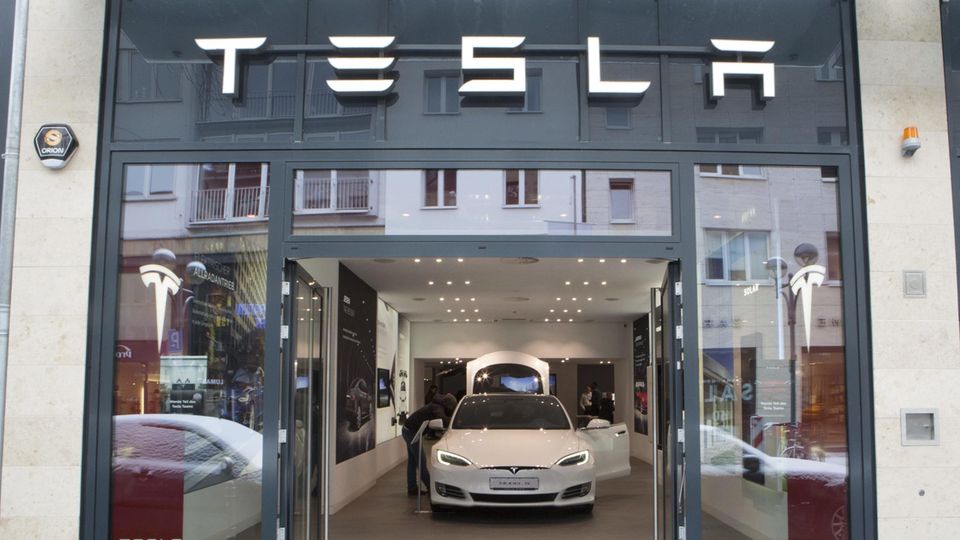 Tesla will seine Läden dicht machen