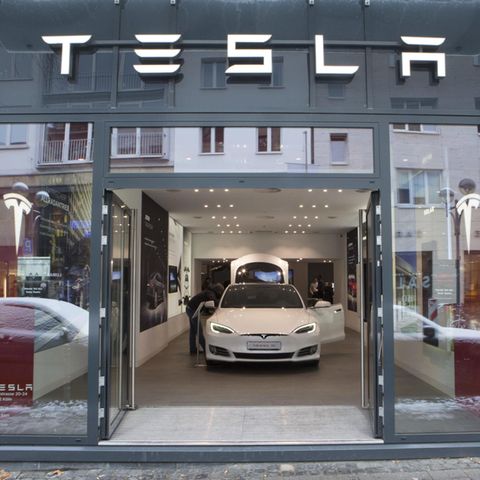 Tesla will seine Läden dicht machen