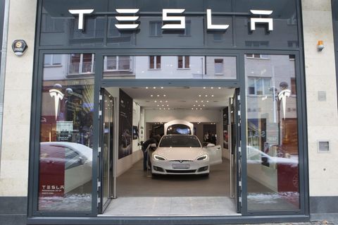 Tesla will seine Läden dicht machen