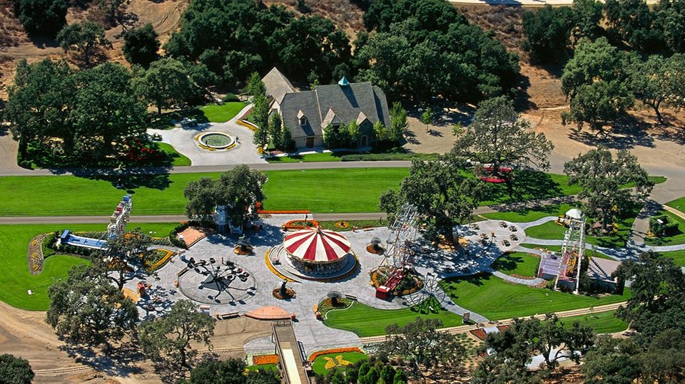 Eine Fantasiewelt – und eine Falle? Jackson lockte die Jungen nach Neverland, sein Anwesen in Kalifornien.