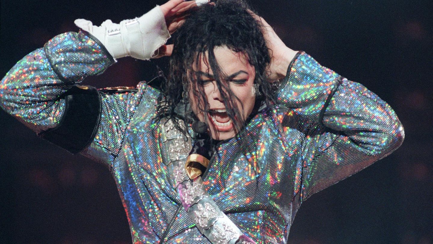 Michael Jackson im Jahr 1992 bei einem Auftritt in Berlin