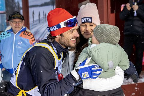 Die schwedische Königsfamilie mischt sich beim traditionellen Skiwettbewerb Wasalauf unters Volk.