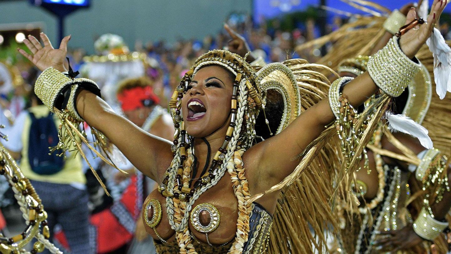 Karneval In Rio Farbenrausch Im Sambódromo Sternde