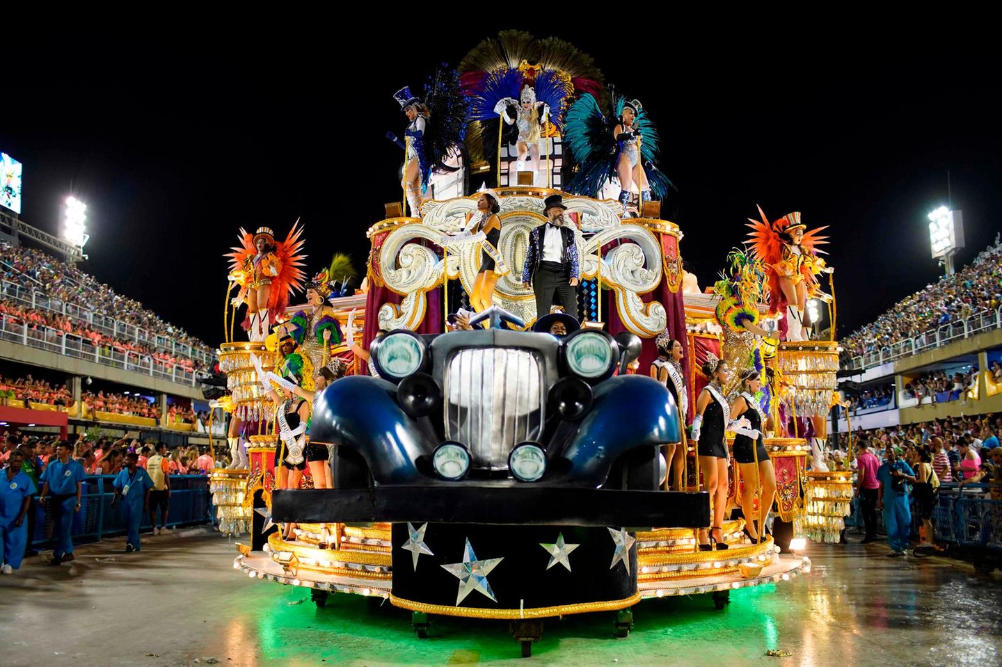 Performance auf mehreren Ebenen: der Wagen der Sambaschule Vila Isabel