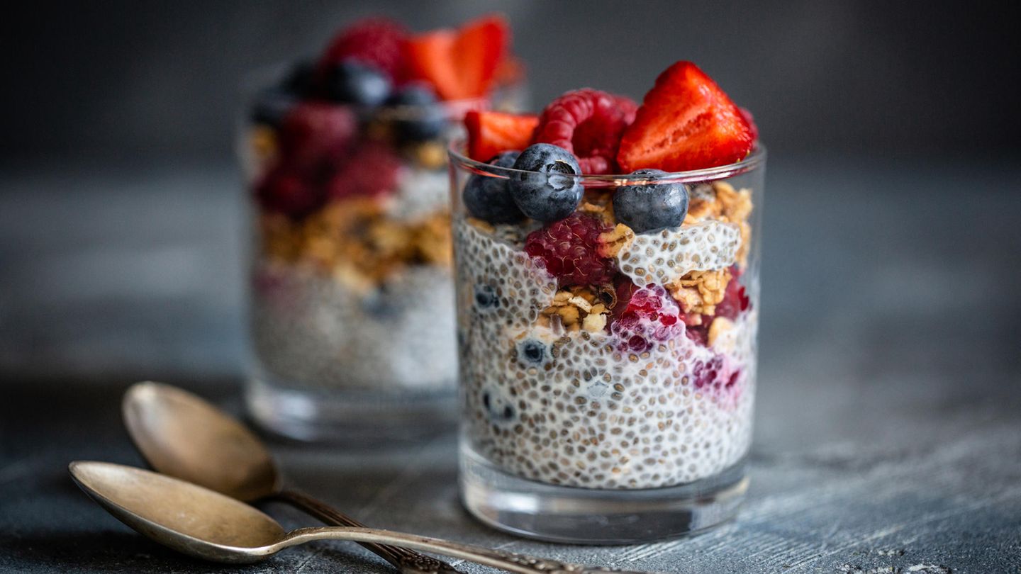 Gesunde Ernährung mit wenig Zucker Chia-Pudding