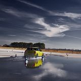 Mini Cooper SE Prototyp - Vollgas auf nasser Fahrbahn