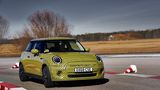 Mini Cooper SE Prototyp - an der Lenkung wird noch weiter gearbeitet