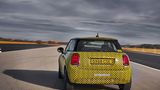 Mini Cooper SE Prototyp - mit den typischen Brit-Heckleuchten