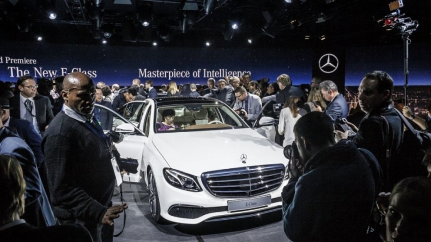 Mercedes E Klasse 2016 auf der NAIAS 2016