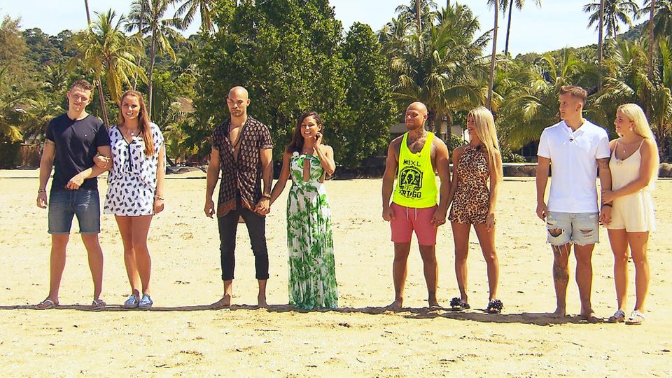 Temptation Island, Folge 1 - TV-Kritik: Wenn körperfixierte Narzissten auf Treue getestet werden Temptation Island, Folge 1 - TV-Kritik: Wenn körperfixierte Narzissten auf Treue getestet werden