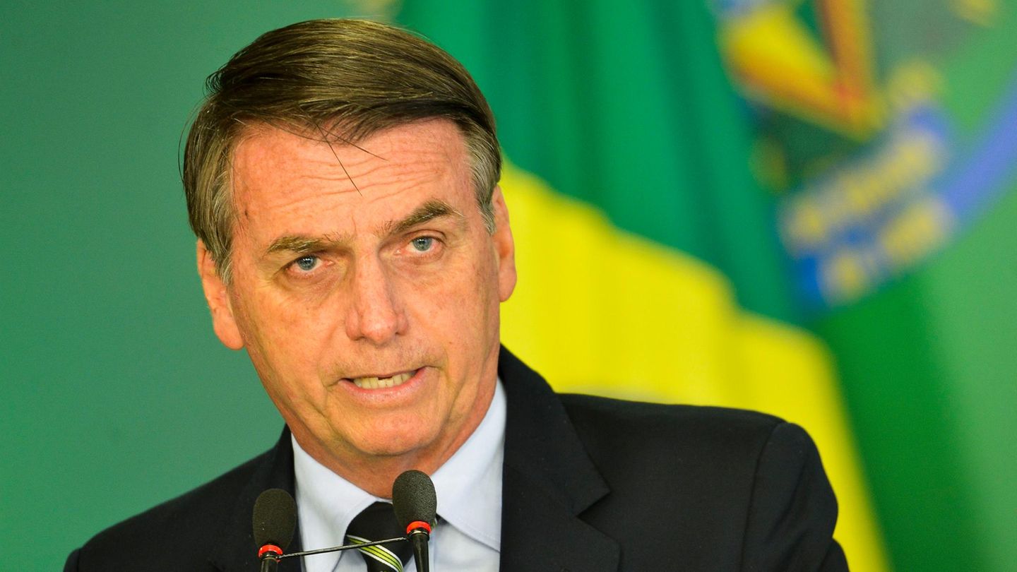 Jair Bolsonaro auf einer Pressekonferenz