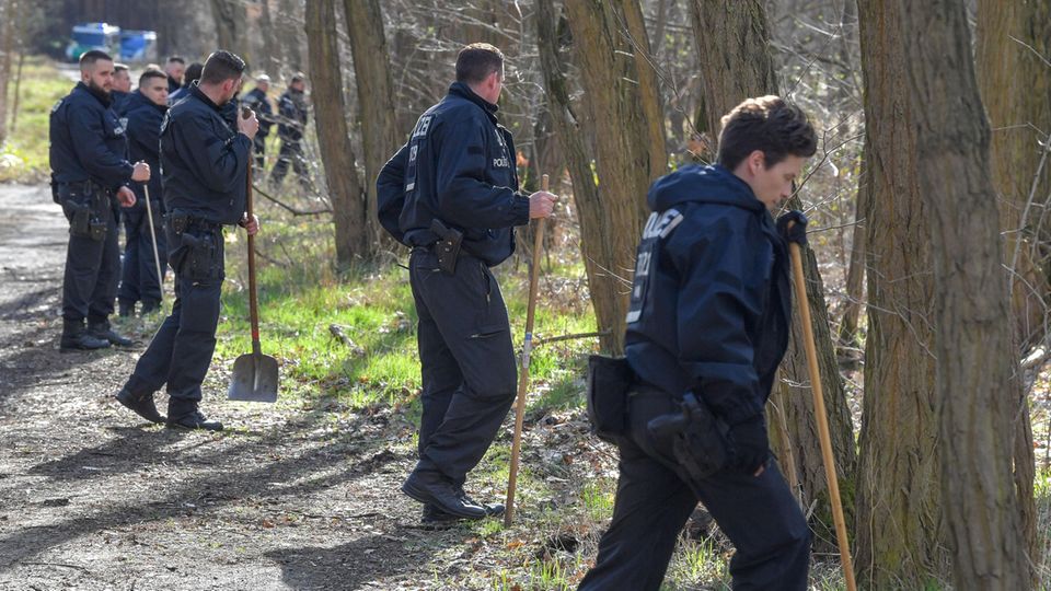 Suche nach Rebecca Suche nach Rebecca