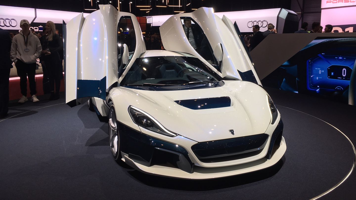 Rimac C-TWO – 1914 elektrische PS sollen den kroatischen Supersportwagen in unter zwei Sekunden auf 100 Km/h katapultieren. Abheben soll er dabei trotz Flügeltüren nicht.