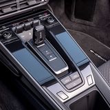 Beim Cabrio sind die Verdeckknöpfe und der Windschottknopf hinzugekommen