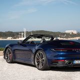 Das Windschott klappt in zwei Sekunden auf Knopfdruck hoch