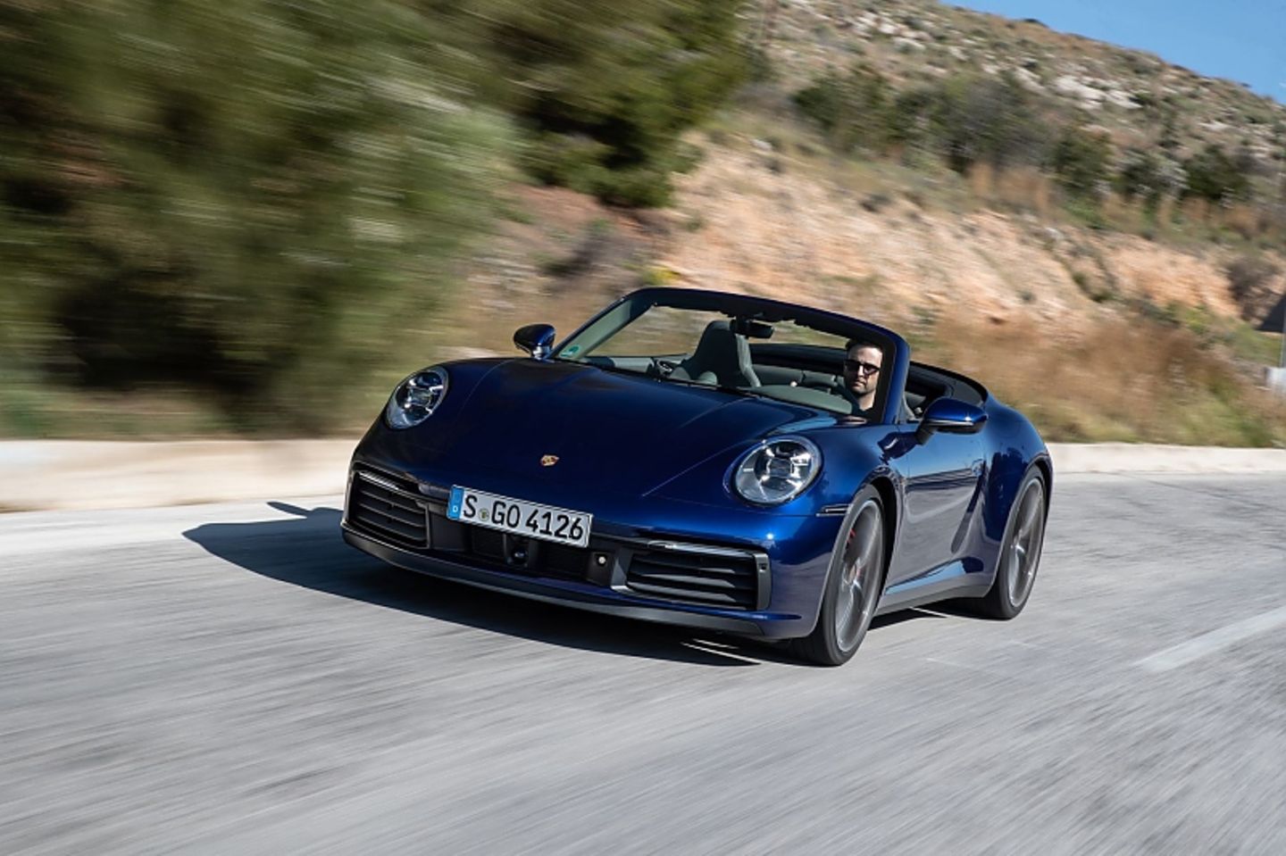 Nach 3,.8 Sekunden erreicht das Porsche 911 Carrera 4S Cabriolet die 100 km/h-Marke