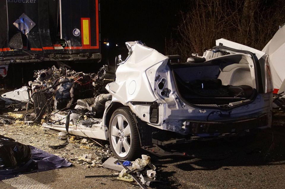 nachrichten aus deutschland tödlicher unfall auf b35 nachrichten aus deutschland tödlicher unfall auf b35