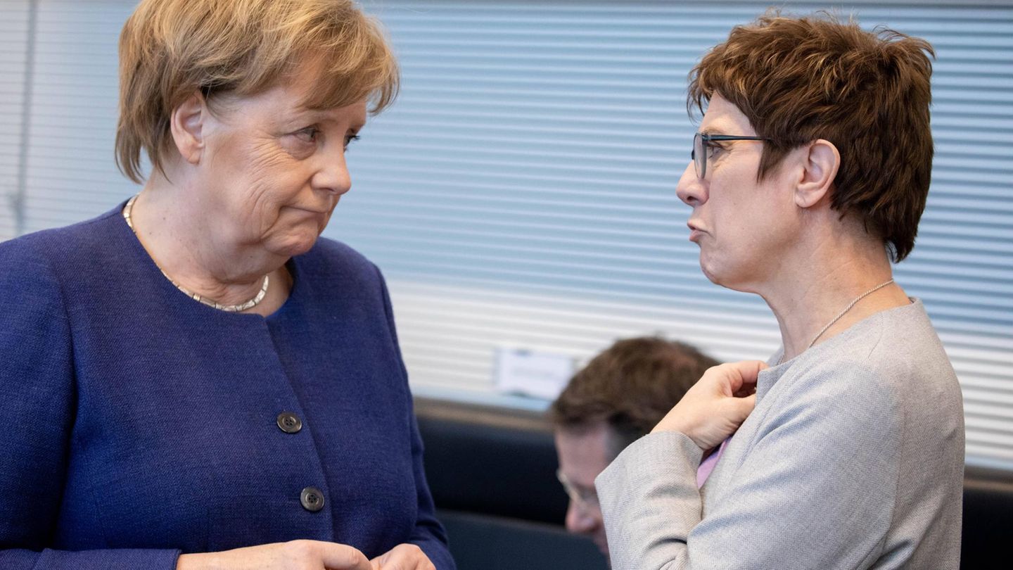 Kanzlerwechsel zwischen Angela Merkel und Annegret Kramp-Karrenbauer? SPD sagt Nein