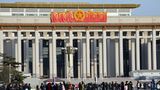 Platz 2: Chinesisches Nationalmuseum in Peking, Volksrepublik China  Mit knapp 200.000 Quadratmetern ist das Museum am berühmt-berüchtigten Tiananmen-Platz in der Hauptstadt das mit der größten Ausstellungsfläche weltweit. Mehr als acht Millionen Besucher zieht es pro Jahr durch die Räume, in denen Artefakte aus dem Reich der Mitte von der Steinzeit über das Kaiserreich bis zur Industrialisierung ausgestellt sind.  Infos: http://de.chnmuseum.cn