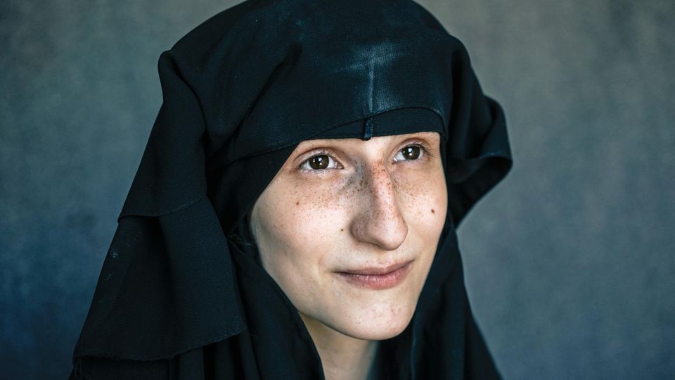 Islamischer Staat: Auch die 19-jährige Leonora lebt dort als Gefangene Auch die 19-jährige Leonora lebt dort als Gefangene