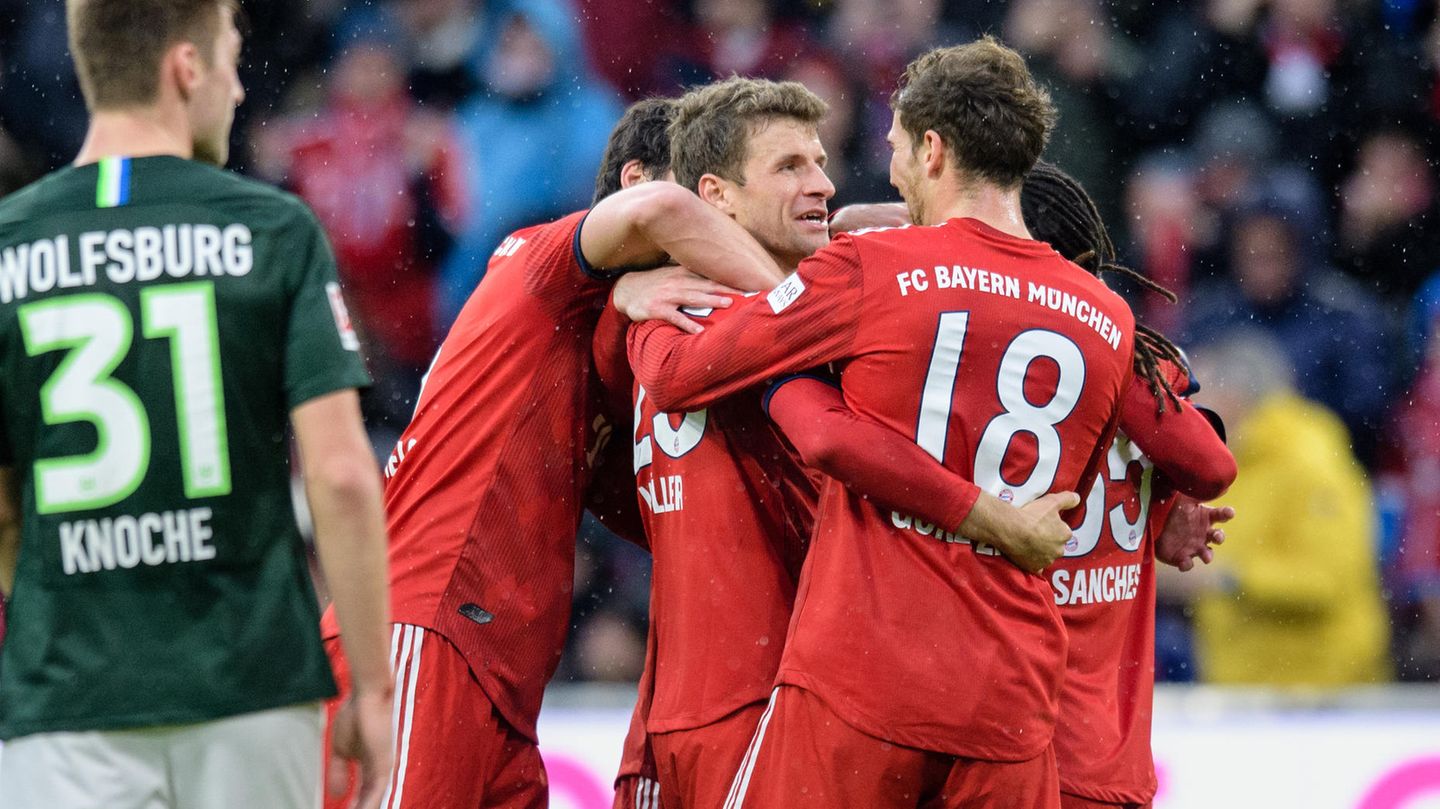 Bundesliga FC Bayern wieder oben