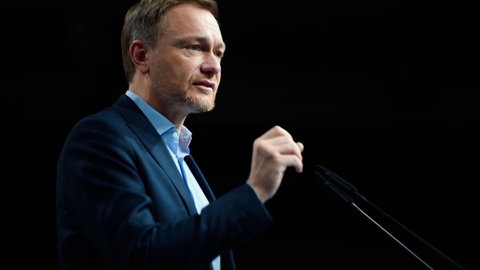 70. FDP-Parteitag in Berlin: "Ohne Aussicht auf eine Machtoption verharrt die FDP in Stagnation" 70. FDP-Parteitag in Berlin: "Ohne Aussicht auf eine Machtoption verharrt die FDP in Stagnation"