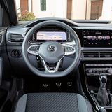 Auf Wunsch gibt es das Cockpit auch mit virtuellen Rundinstrumenten